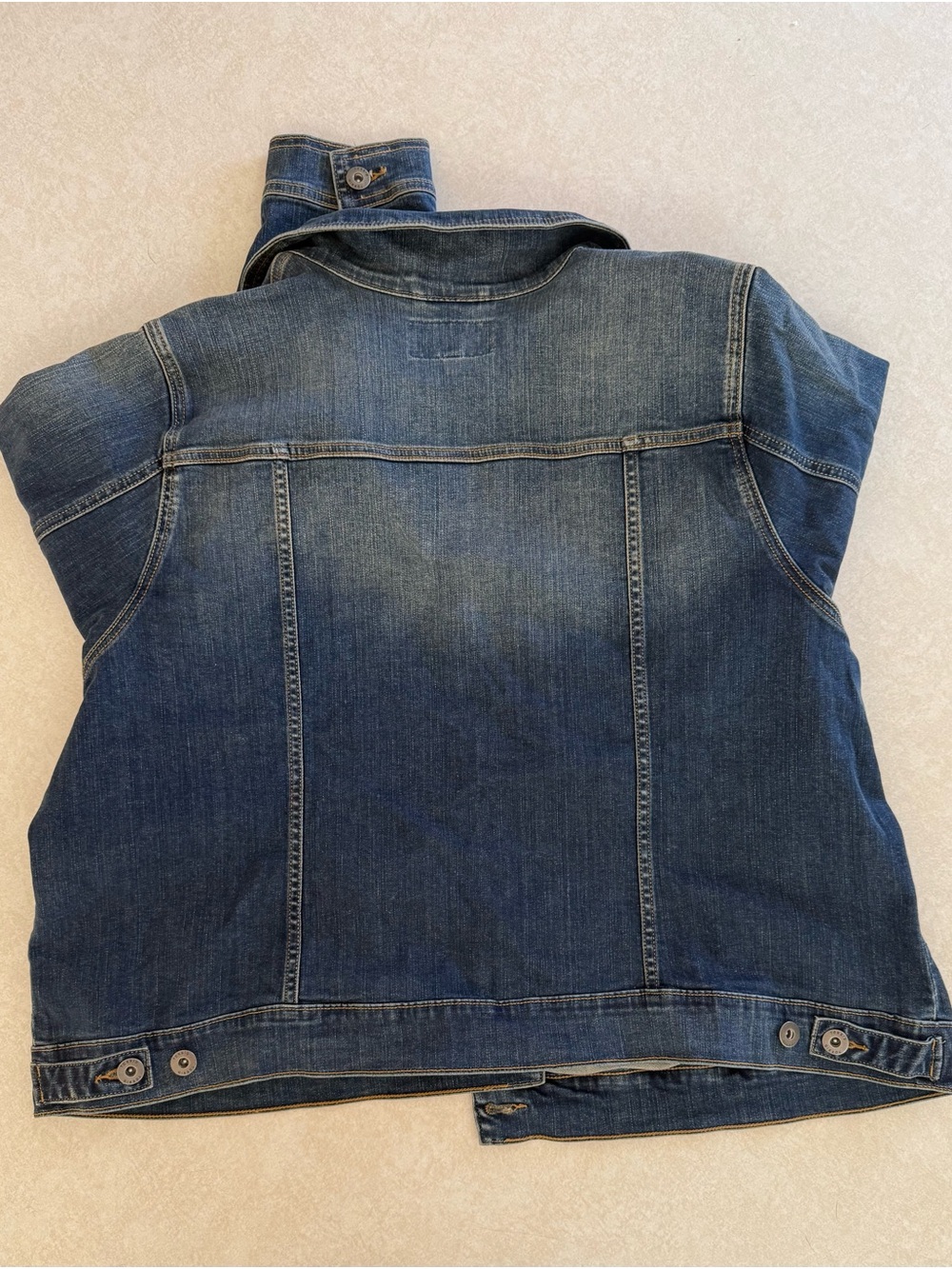 torrid NWOT Indigo Blue Classic Denim Jacket Sz 4 - Picture 4 of 4